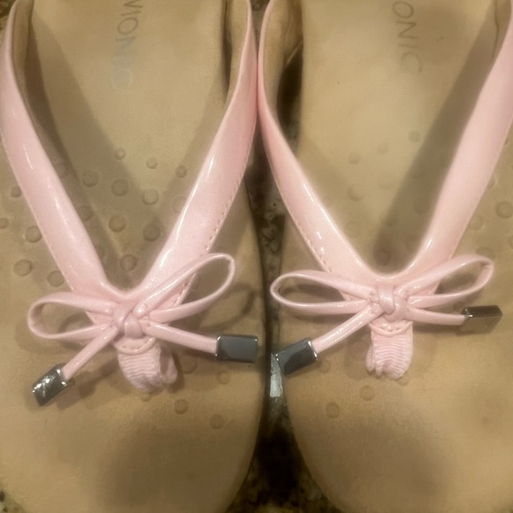 Vionic Bella Sandals Womens Sz 9 Pink Shimmer Comfy Arch Support Flip Flop - Picture 5 of 10
